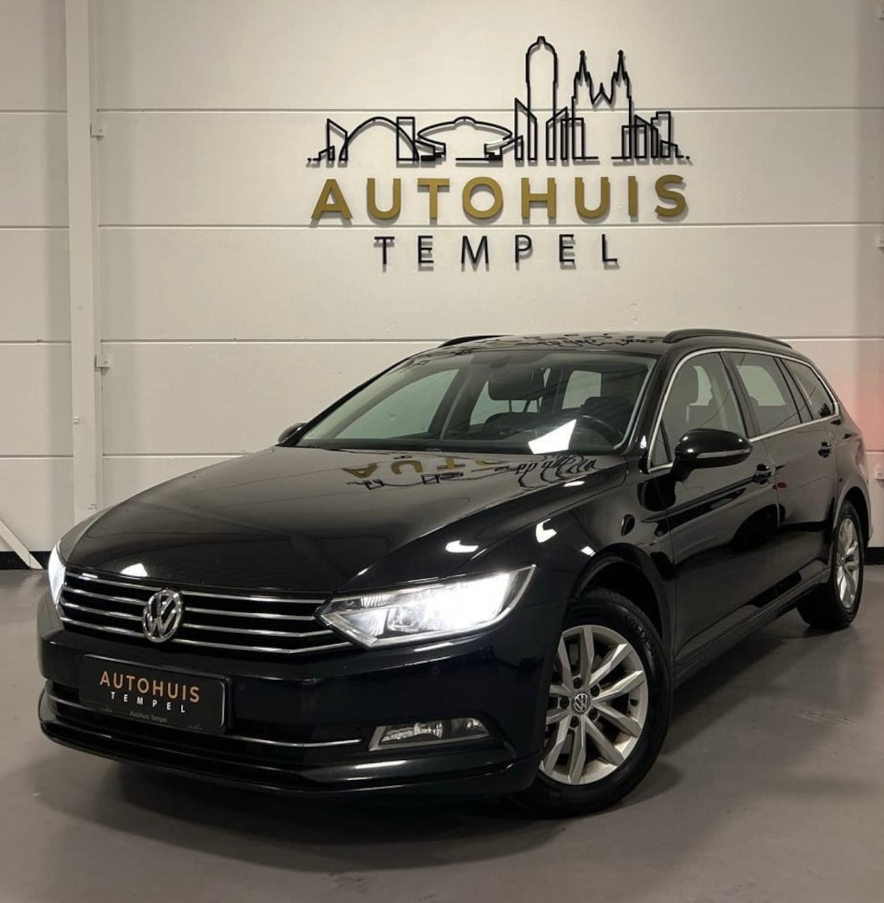 Volkswagen Passat Variant - 1.6 TDI Comfortline Nap Airco Cruise Climate Pdc Trekhaak Bluetooth - AutoWereld.nl