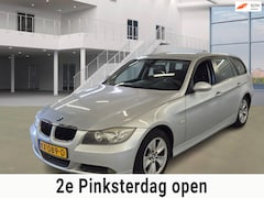 BMW 3-serie Touring - 318i|APK 23-01-2027|NAVI|PSENSOR|TREKHAAK|2XSLEUTELS|CRUISE|AIRCO