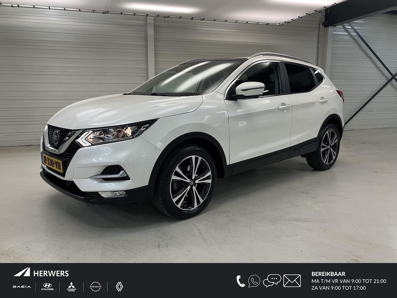 Nissan Qashqai - 1.3 DIG-T N-Connecta / Nederlandse Auto / Dealer Onderhouden / Trekhaak 1300 KG / Panorama - AutoWereld.nl