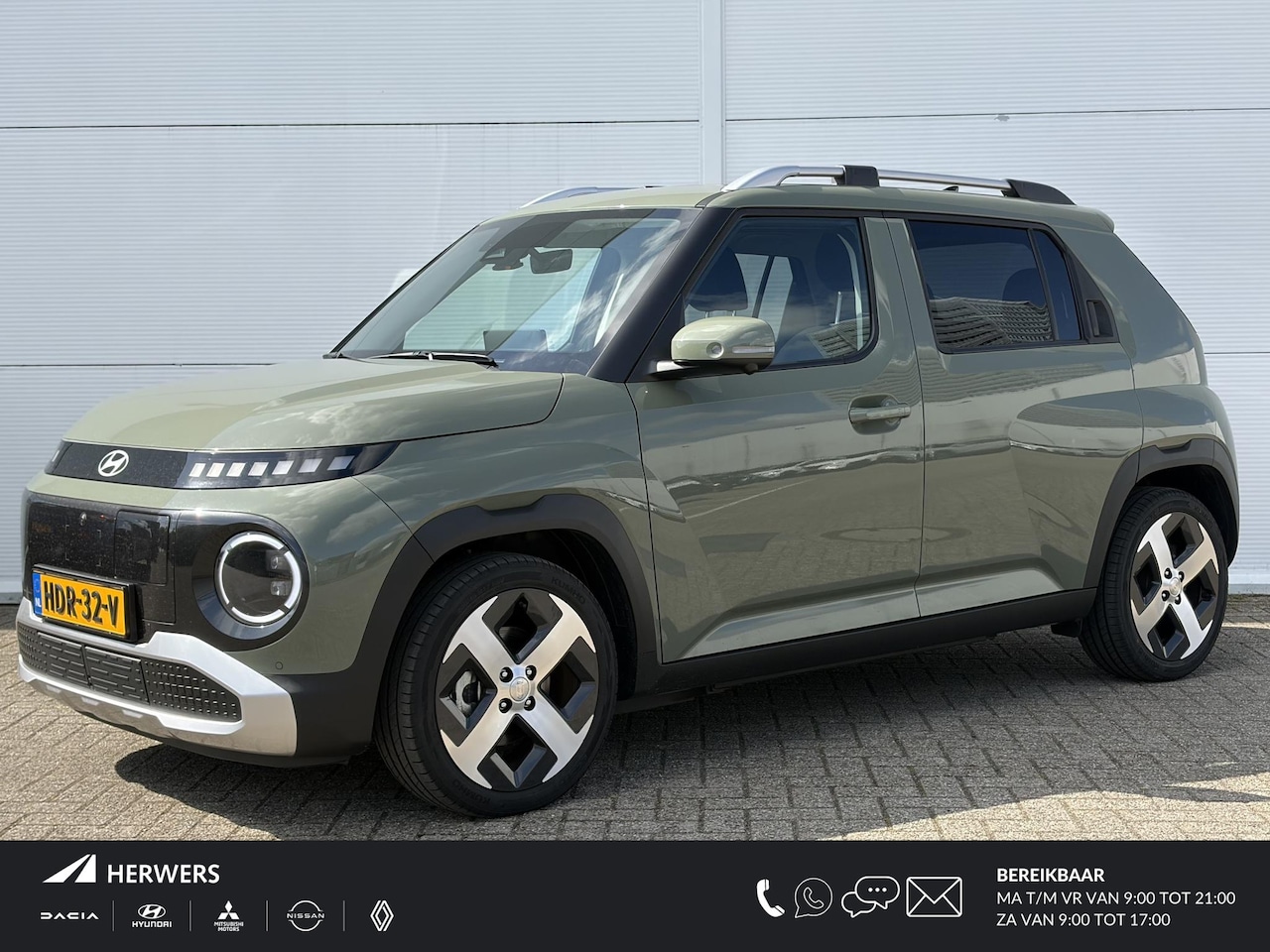 Hyundai Inster - Evolve Sky Plus 49 kWh / Soh 98,9 % / Schuif-/kanteldak / Voorstoelen verwarmd / - AutoWereld.nl