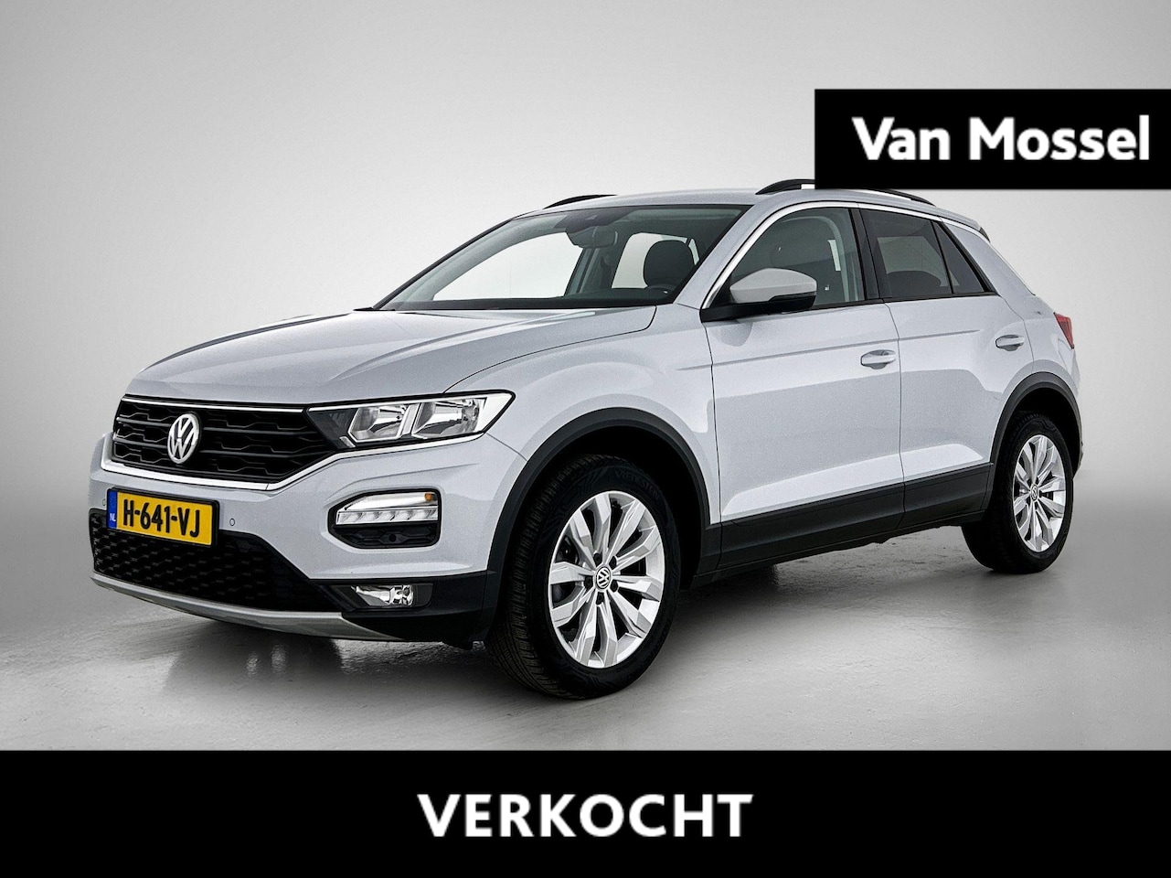 Volkswagen T-Roc - 1.5 TSI Style | 150 PK | Automaat | Parkeersensoren | Trekhaak | Climatronic (Automatische - AutoWereld.nl