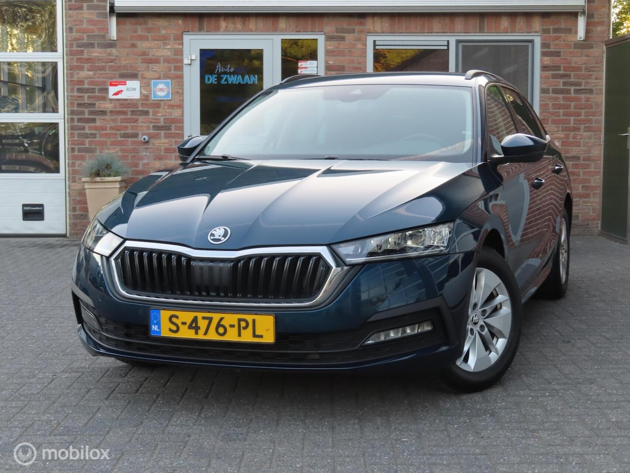 Skoda Octavia Combi - 1.0 TSI Business Edition Plus|Parkeersensor V/A|Carplay. - AutoWereld.nl