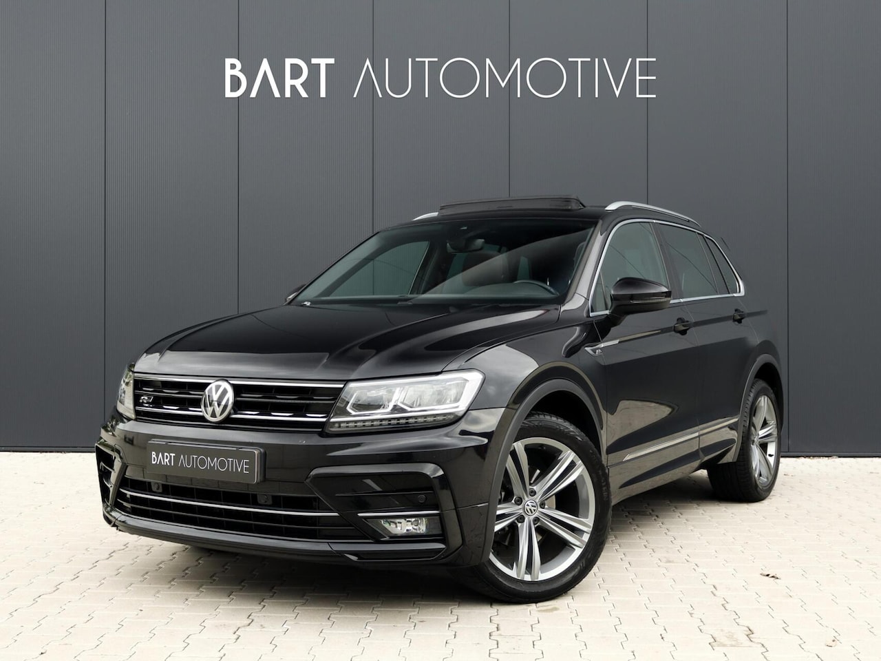 Volkswagen Tiguan - 1.4 TSI 4Motion Highline Business R|ACC|Pano|Trekhaak - AutoWereld.nl