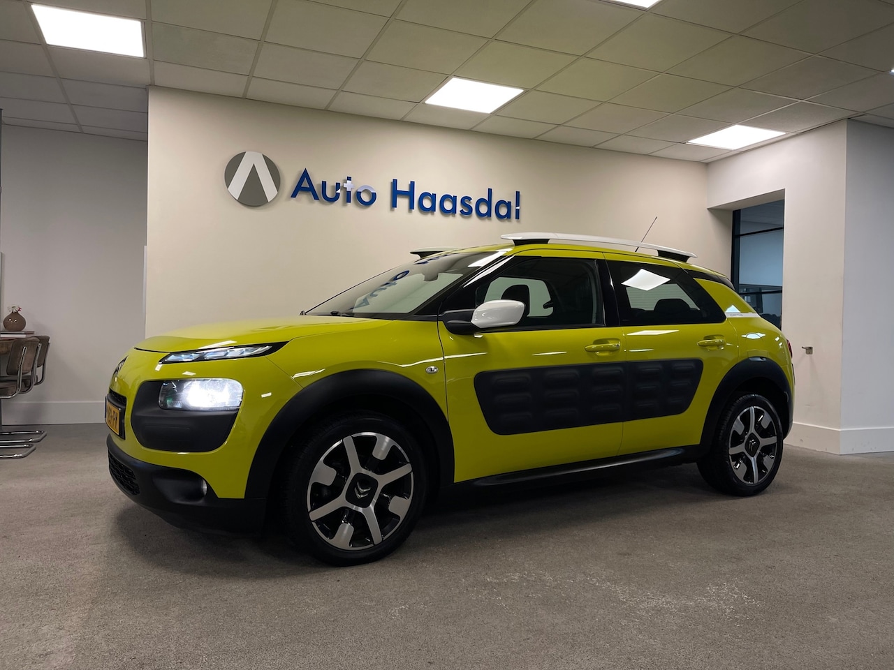 Citroën C4 Cactus - 1.2 PureTech Business|ALLSEASONS|VEEL OPTIES - AutoWereld.nl
