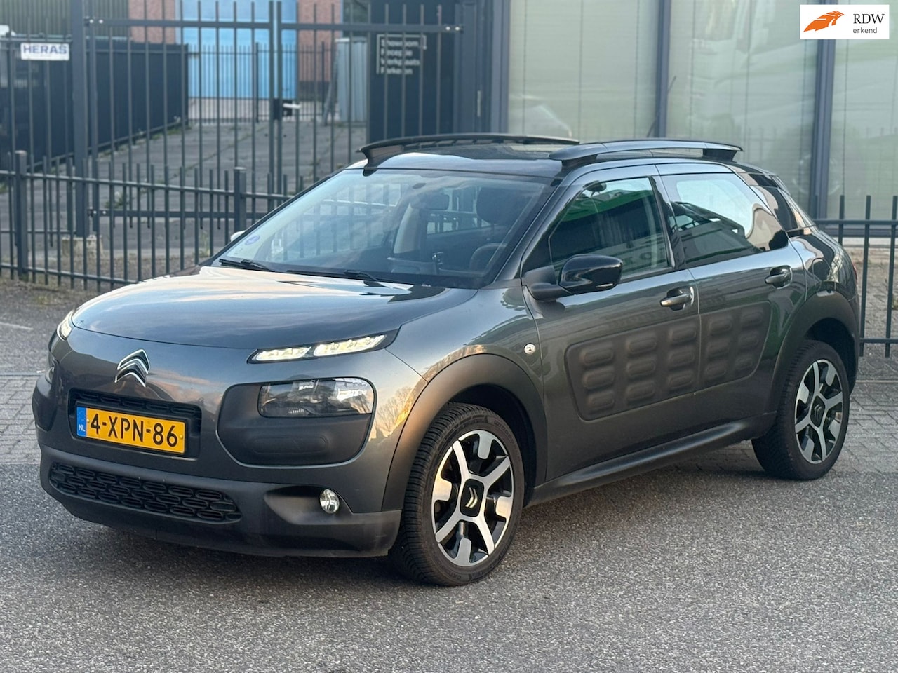 Citroën C4 Cactus - 1.2 e-VTi Feel / N distributieriem / N APK - AutoWereld.nl