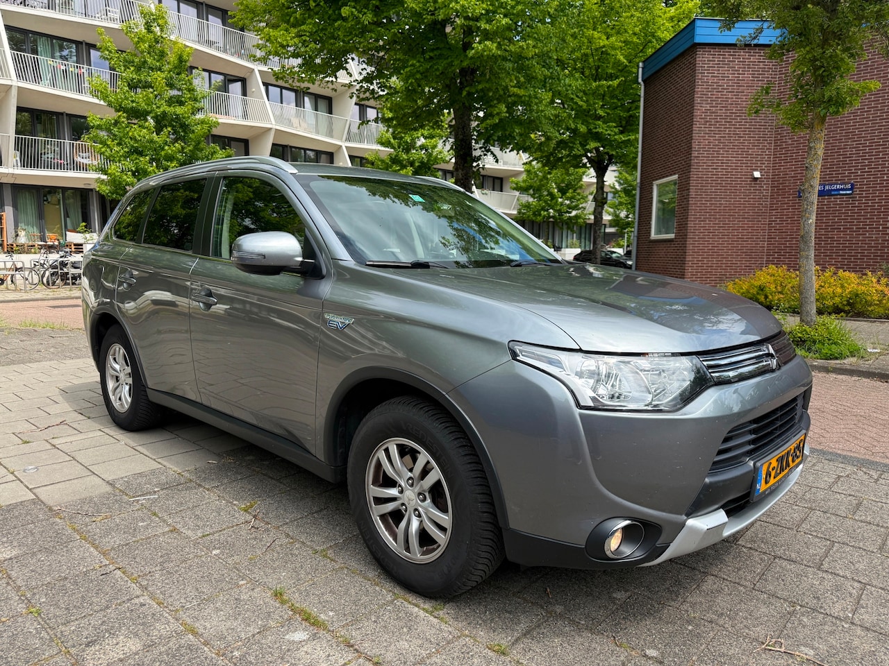 Mitsubishi Outlander - 2.0 PHEV Business Edition X-Line Plug-In Hybrid - AutoWereld.nl