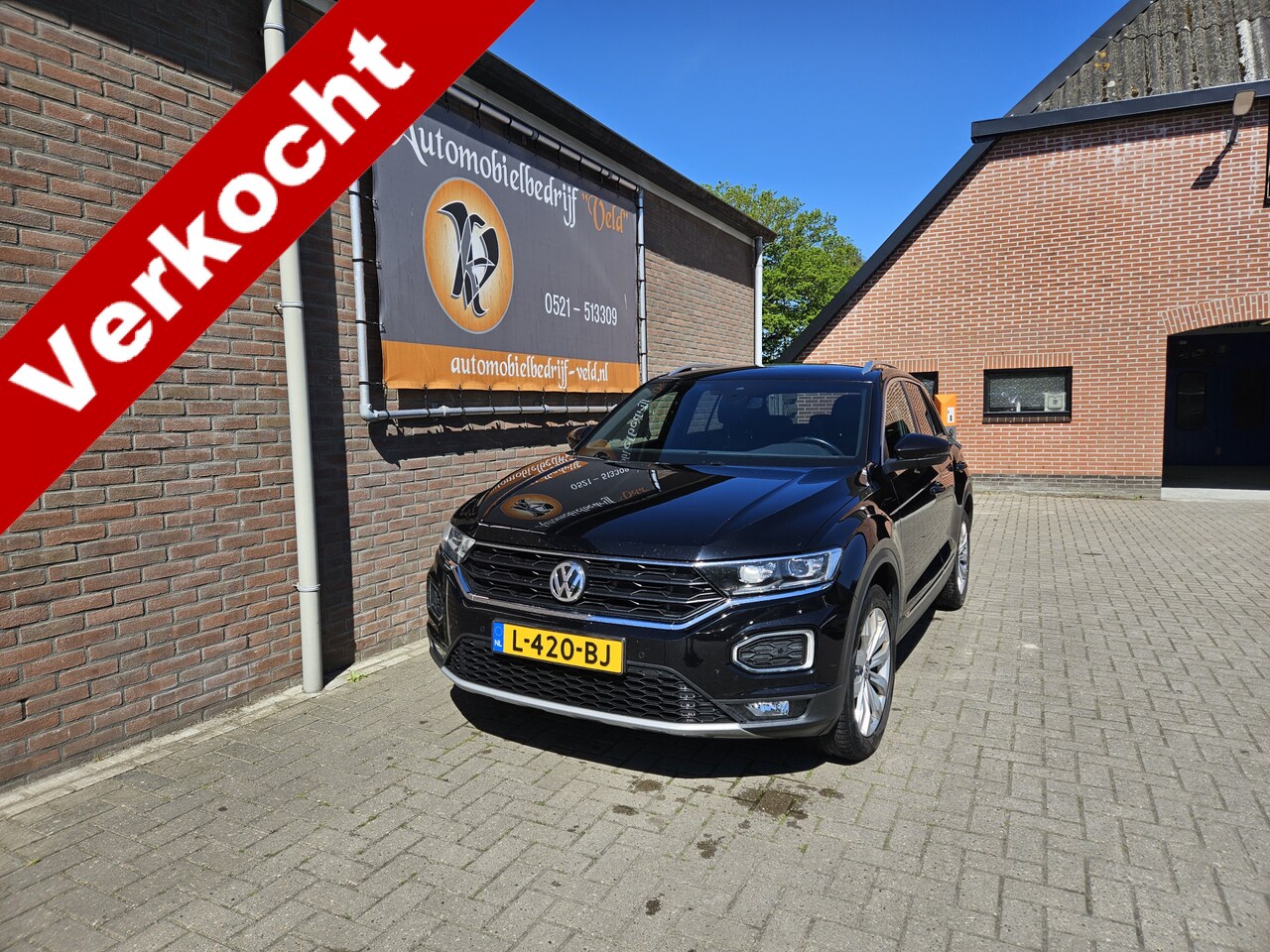 Volkswagen T-Roc - 1.5 TSI Sport Business R 1.5 TSI Sport Business R (tik in de motor) - AutoWereld.nl