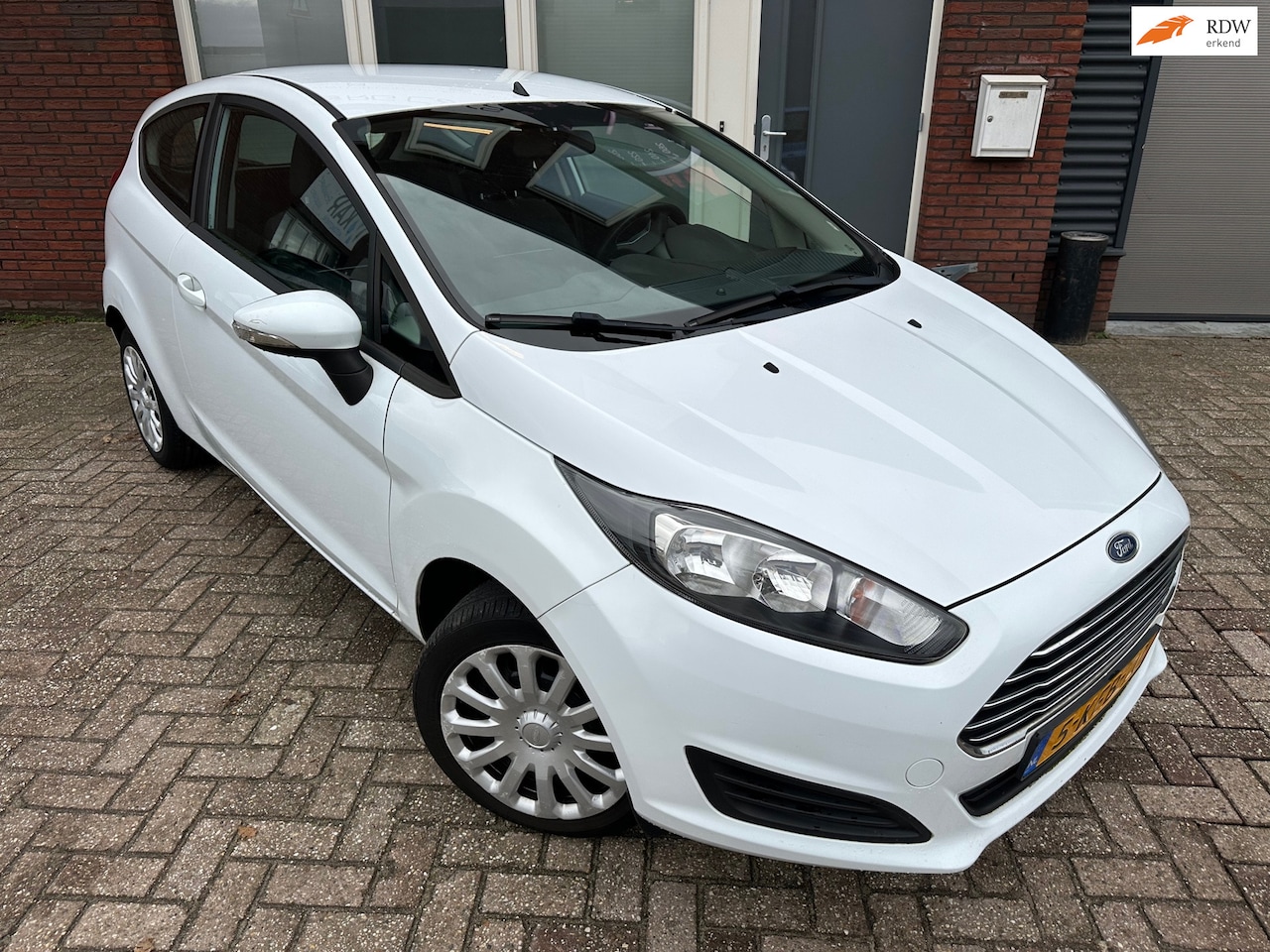 Ford Fiesta - 1.0 Style / Airco / AUX / NAP - AutoWereld.nl