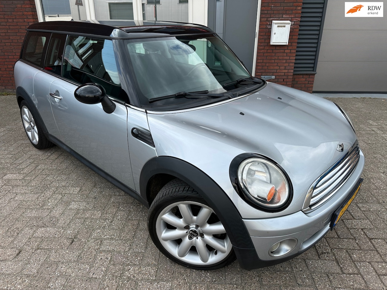 MINI Clubman - Mini 1.6 Cooper Pepper / Navi / Carplay / 17inch / NAP - AutoWereld.nl