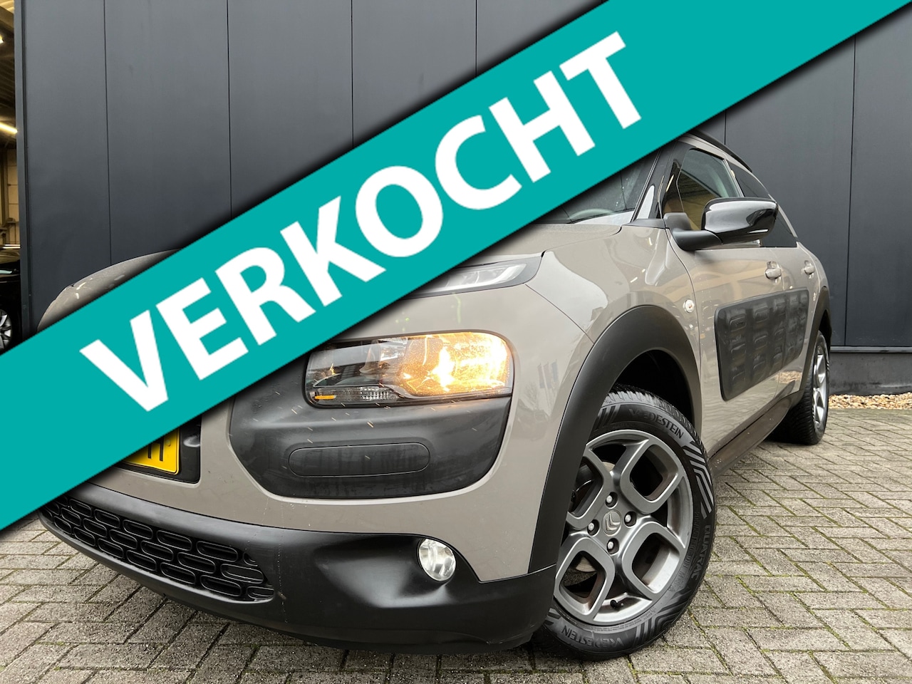 Citroën C4 Cactus - 1.2 Shine '16 Navi/Lmv/OrgNl/Nap/Apk 6-27... - AutoWereld.nl