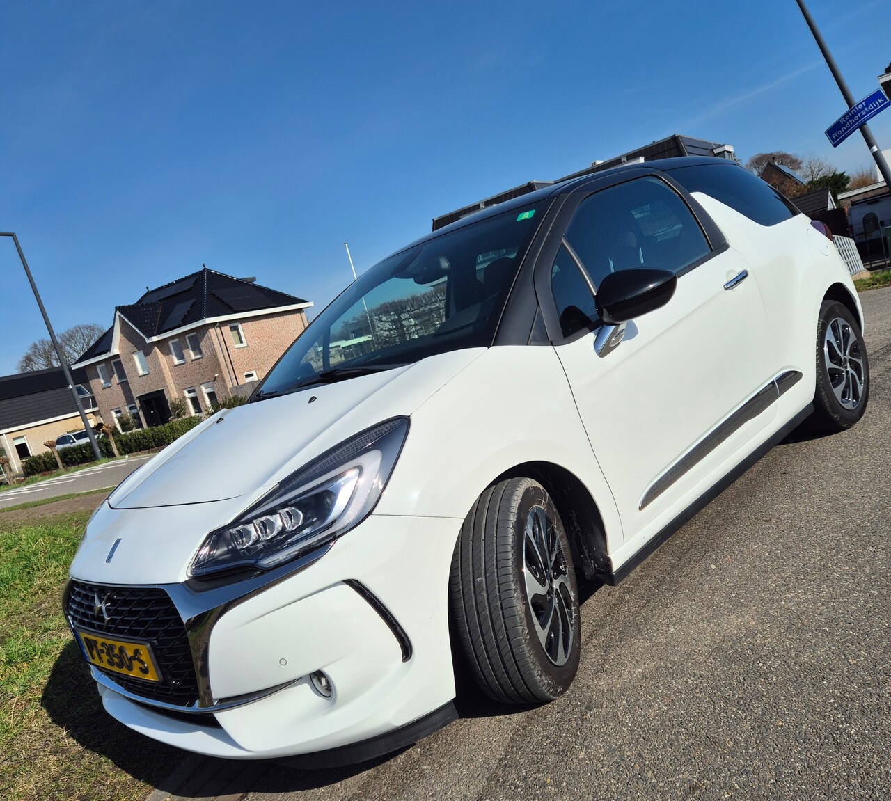 DS 3 - 1.2 PureTech So Chic Sportief - AutoWereld.nl