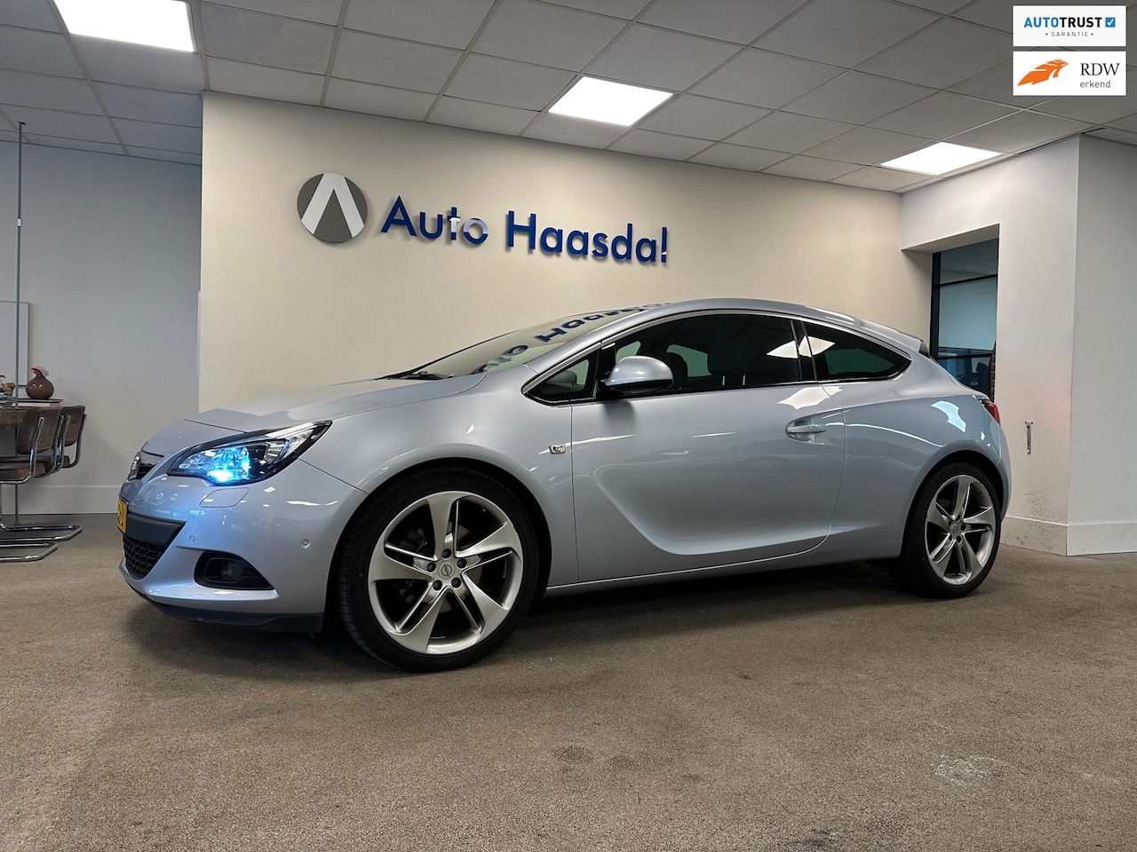 Opel Astra GTC - 1.6 Turbo Sport|AUTOMAAT|71.937km|TOPSTAAT!! - AutoWereld.nl