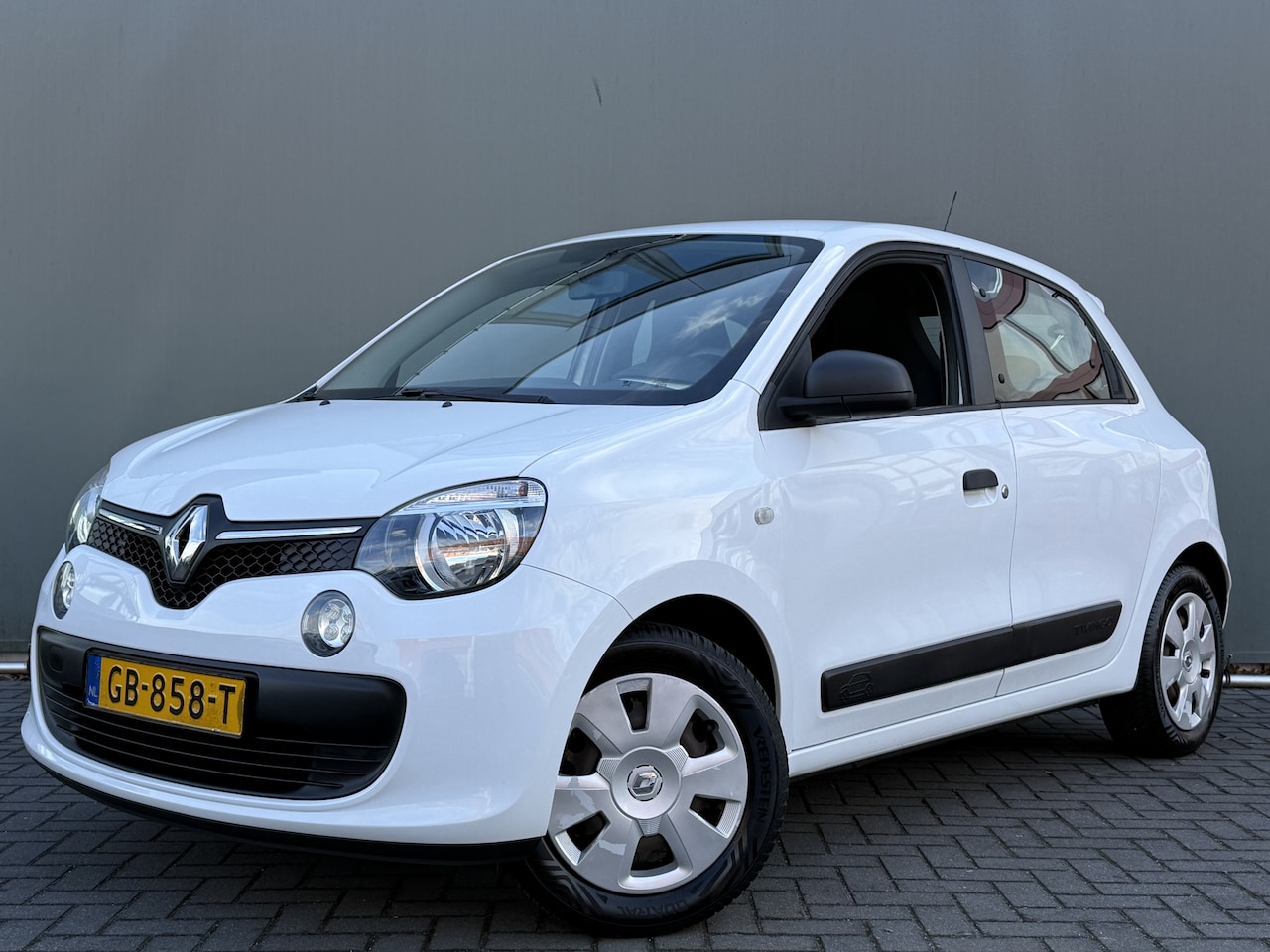 Renault Twingo - BWJ 2015 1.0 71 PK SCe Authentique CRUISE | AIRCO | BLUETOOTH | 5-DEURS | CV - AutoWereld.nl