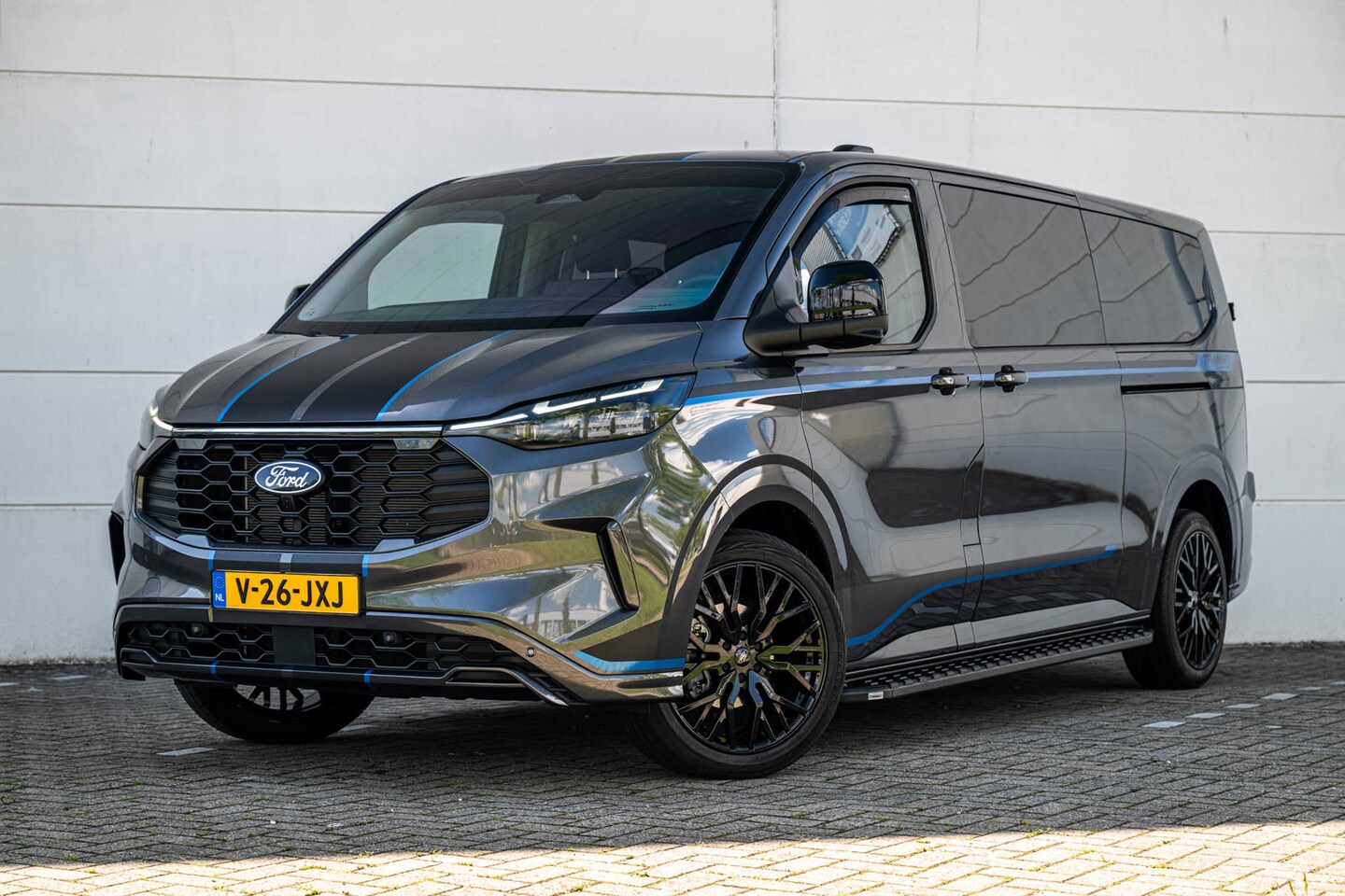 Ford Transit Custom - 2.0 TDCI 170pk AUT. L2H1 Sport 6-PRS |ACC|LED|Leder|Carplay|B&O|Full Options| - AutoWereld.nl