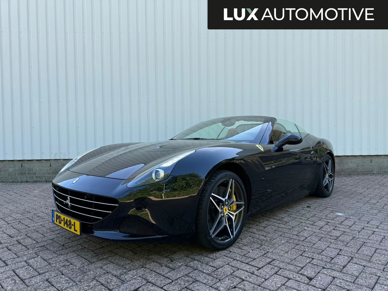 Ferrari California - 3.9 T HELE 3.9 T HELE, Novitec 640 PK, Carbon, CarPlay, Lift, Sportuitlaat, Camera's - AutoWereld.nl