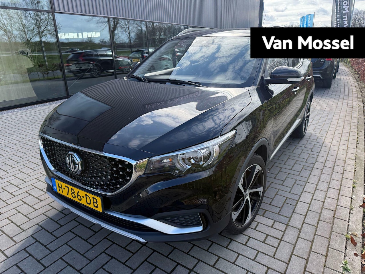 MG ZS - Luxury 45 kWh - AutoWereld.nl
