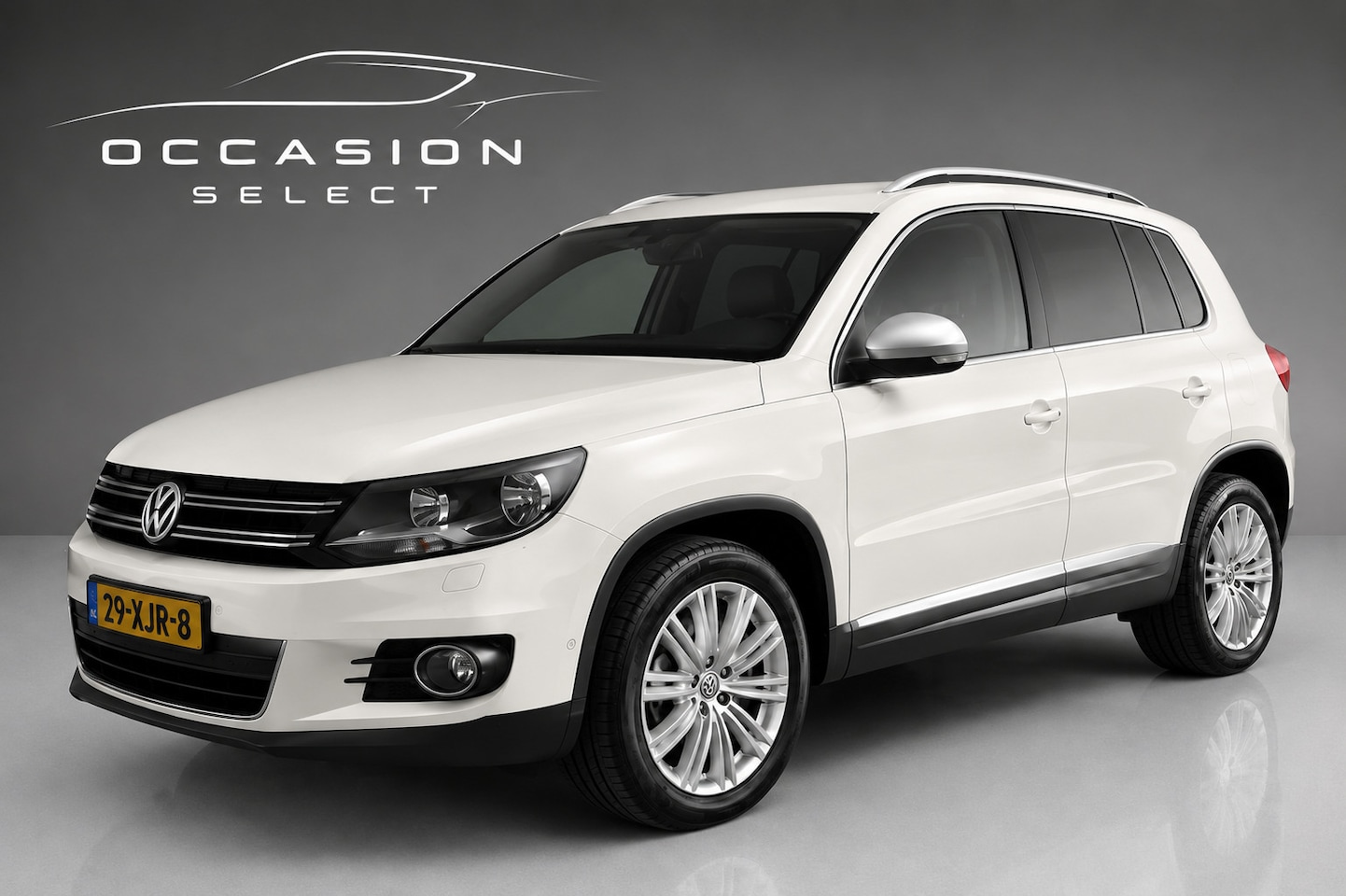 Volkswagen Tiguan - 1.4 TSI R-Line Edition | Automaat | 1e Eigenaar | Stoelverwarming | Navi | Cruise | Climat - AutoWereld.nl
