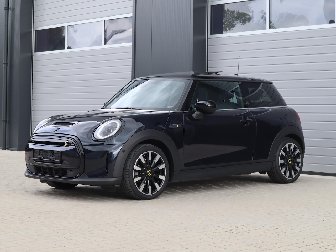 MINI Mini-Electric - Yours | Pano | HUD | H/K | 17inch | Als NIEUW!! - AutoWereld.nl