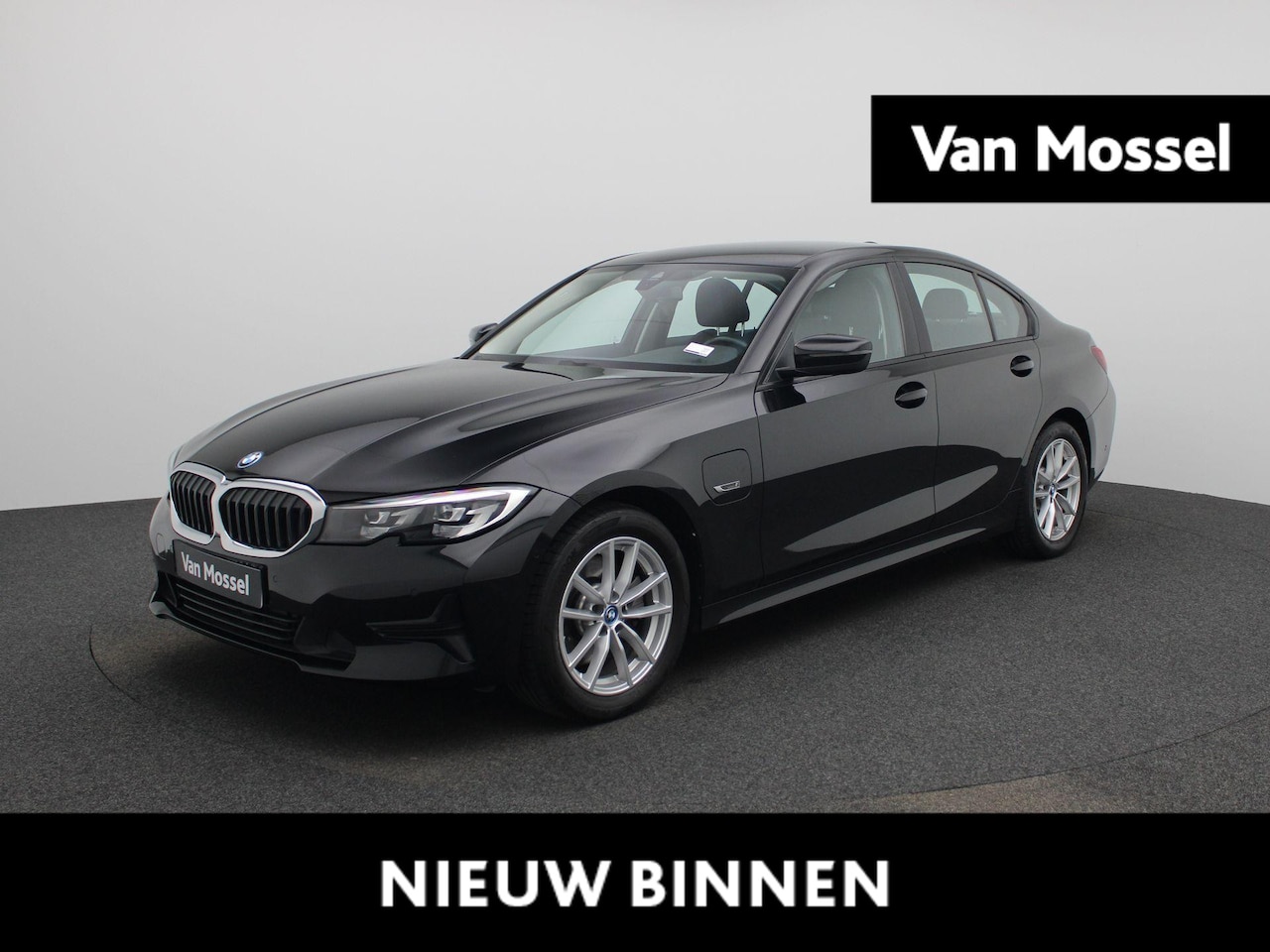 BMW 3-serie - Business Edition Plus 320e AUTOMAAT | LEDER | SPORTSTOELEN | NAVIGATIE | CAMERA | STOELVER - AutoWereld.nl
