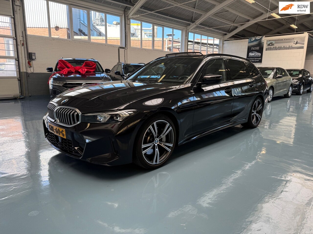 BMW 3-serie Touring - 330i M-Sport/Pano/Head-Up/Elect.Trekhaak - AutoWereld.nl