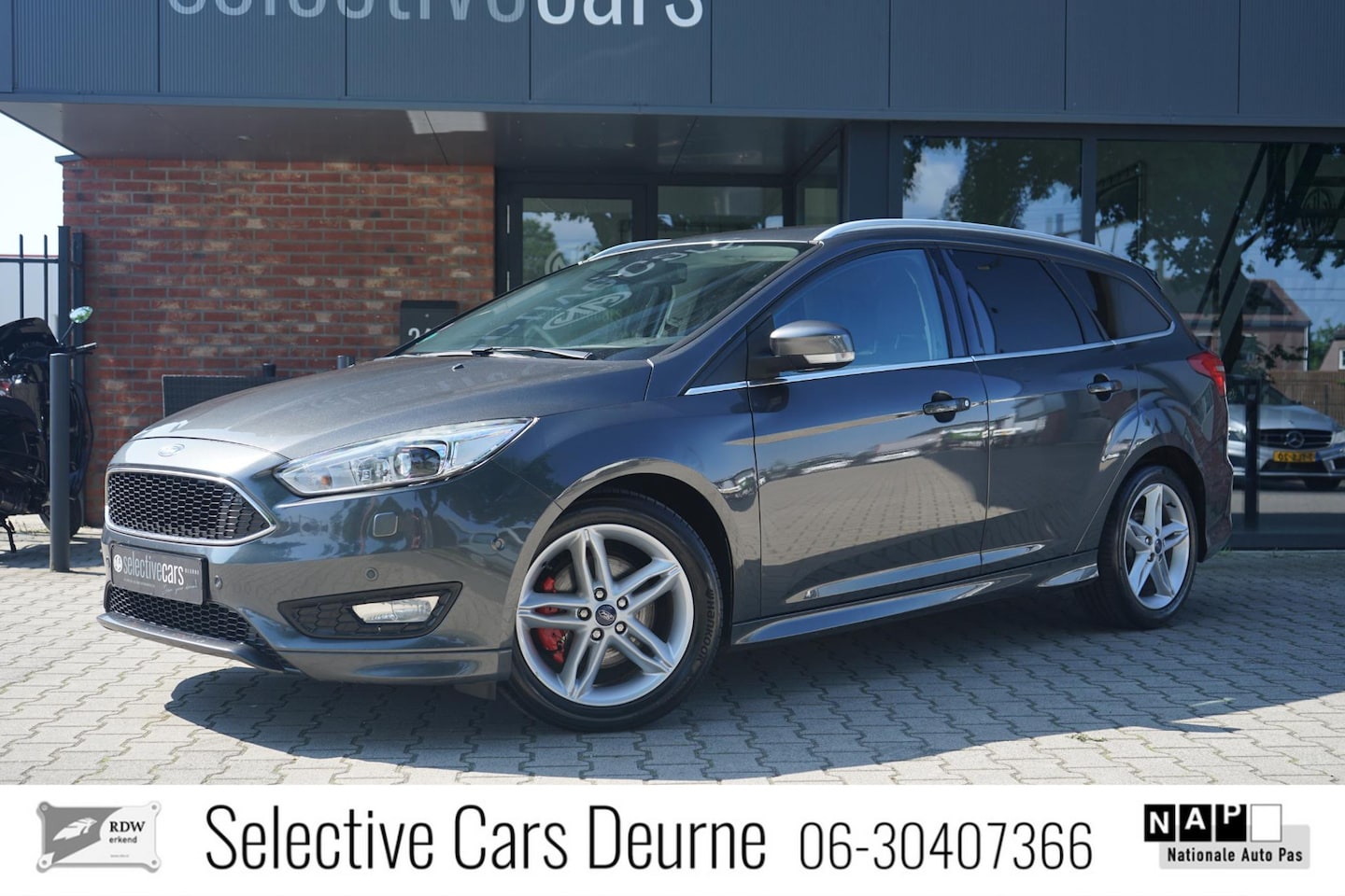 Ford Focus - 1,5 EcoBoost 110kW ST-Line Turnier , Nieuwe Motor, Dealer-OH, 17''Lm, Nieuwe APK - AutoWereld.nl