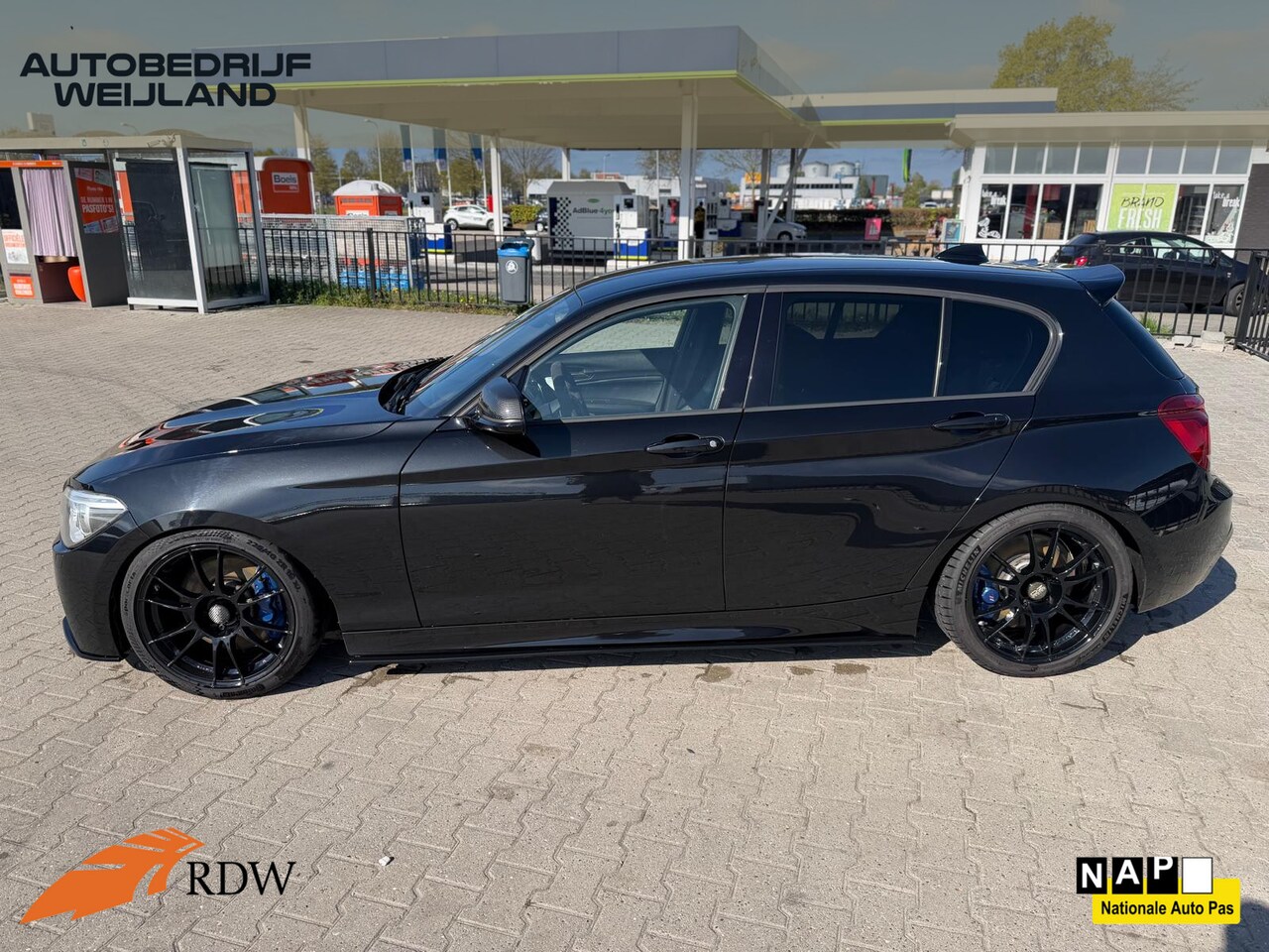 BMW 1-serie - M135i xDrive High Executive 320PK N55 6 Cilinder I Carbon I Alcantara custom M-stuur I Le - AutoWereld.nl
