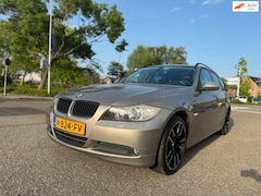 BMW 3-serie Touring - 320i / automaat / airco / cruise.control / elek.pakket / pdc / lmv / navi
