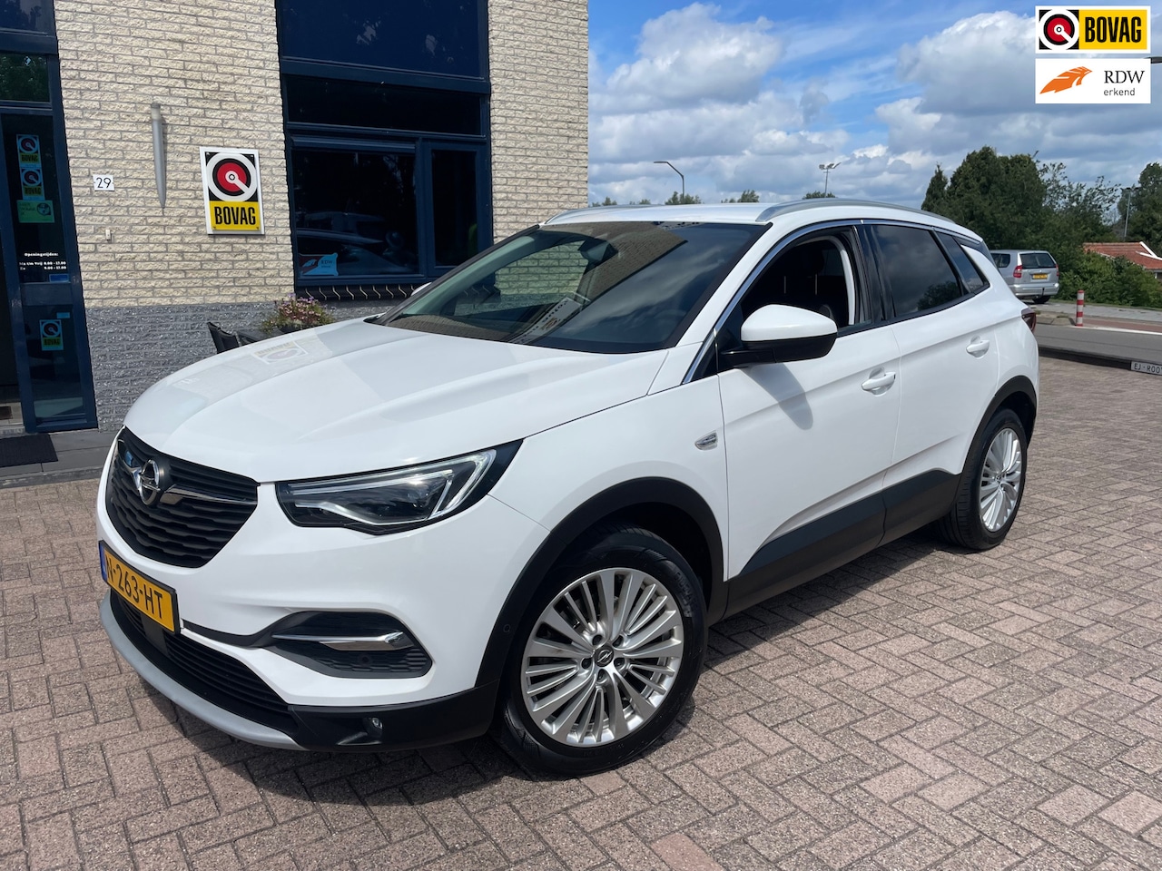 Opel Grandland X - 1.2 Turbo Innovation-Automaat-Carplay - AutoWereld.nl