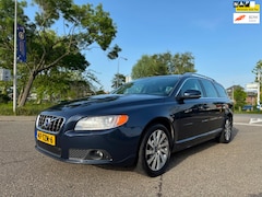 Volvo V70 - 1.6 T4 Limited Edition / airco / cruise.control / leder / pdc / elek.pakket / trekhaak / s