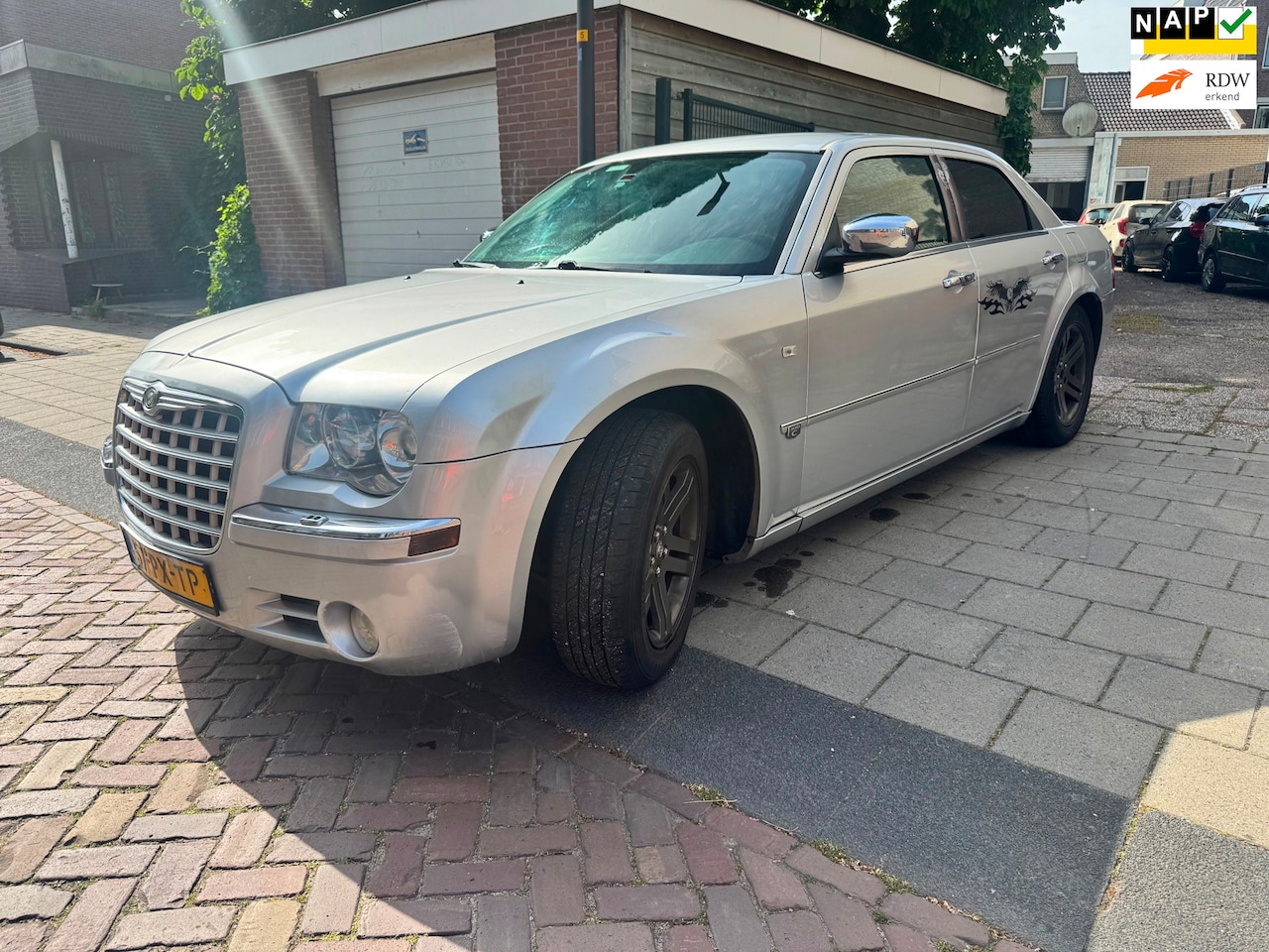 Chrysler 300C - 2.7 V6 2.7 V6 - AutoWereld.nl