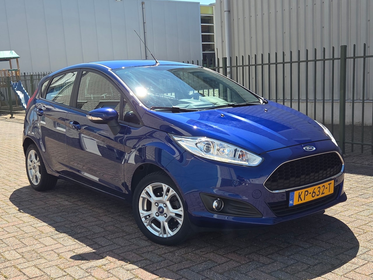 Ford Fiesta - 1.0 Airco-Cruise-Navigatie-Pdc-Led-Sportvelgen - AutoWereld.nl