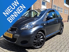 Toyota Aygo - 1.0-12V Now 2011 Donker Grijs Met Airco Apk