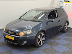 Volkswagen Golf - 1.4 TSI Highline / MULTIEMEDIA-NAVI / NETTE AUTO / RIJDT SCHAKELT GOED