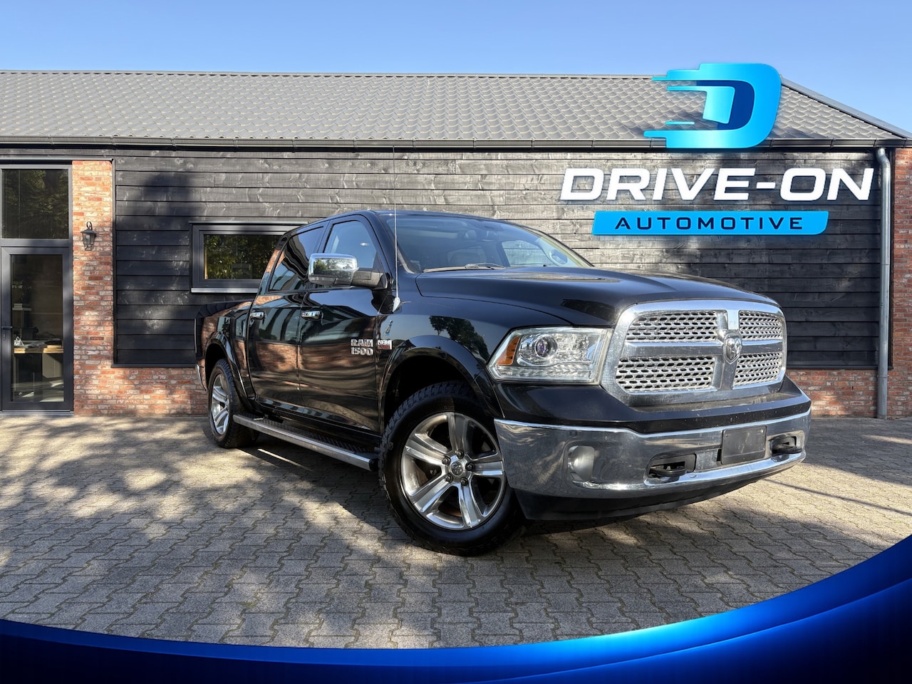 Dodge Ram 1500 - 5.7 V8 Crew Cab - Laramie - Marge - Pano - AutoWereld.nl