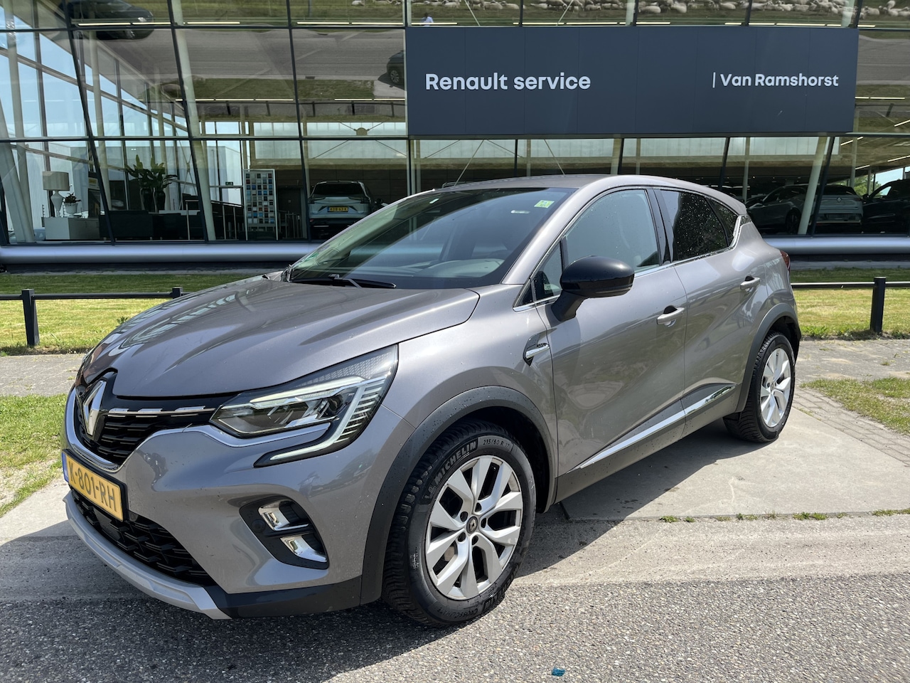 Renault Captur - 1.3 TCe 140PK Intens / Dealer onderhouden / Automaat / Apple Carplay - Android Auto / LMV - AutoWereld.nl