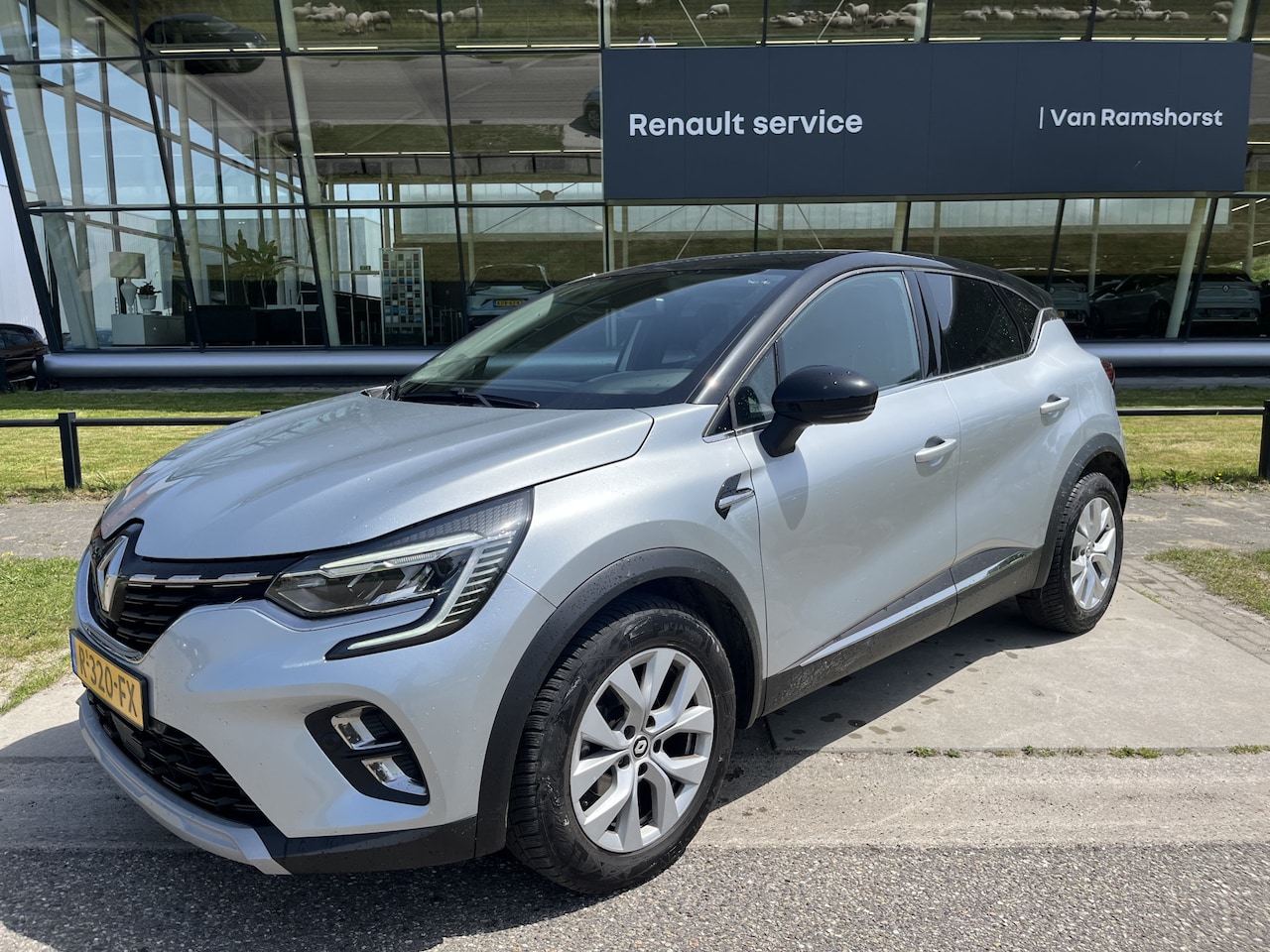 Renault Captur - 1.0 TCe Intens / Camera / Parkeerhulp V+A / Climate / Apple Carplay - Android Auto / LMV / - AutoWereld.nl