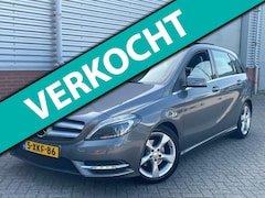 Mercedes-Benz B-klasse - 180 Ambition Automaat Panorama Trekhaak Airco Navi