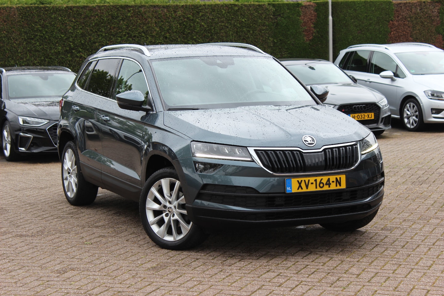 Skoda Karoq - 1.5 TSI ACT Style Business / Trekhaak / Camera / Keyless / CarPlay / 18'' / Canton Audio / - AutoWereld.nl