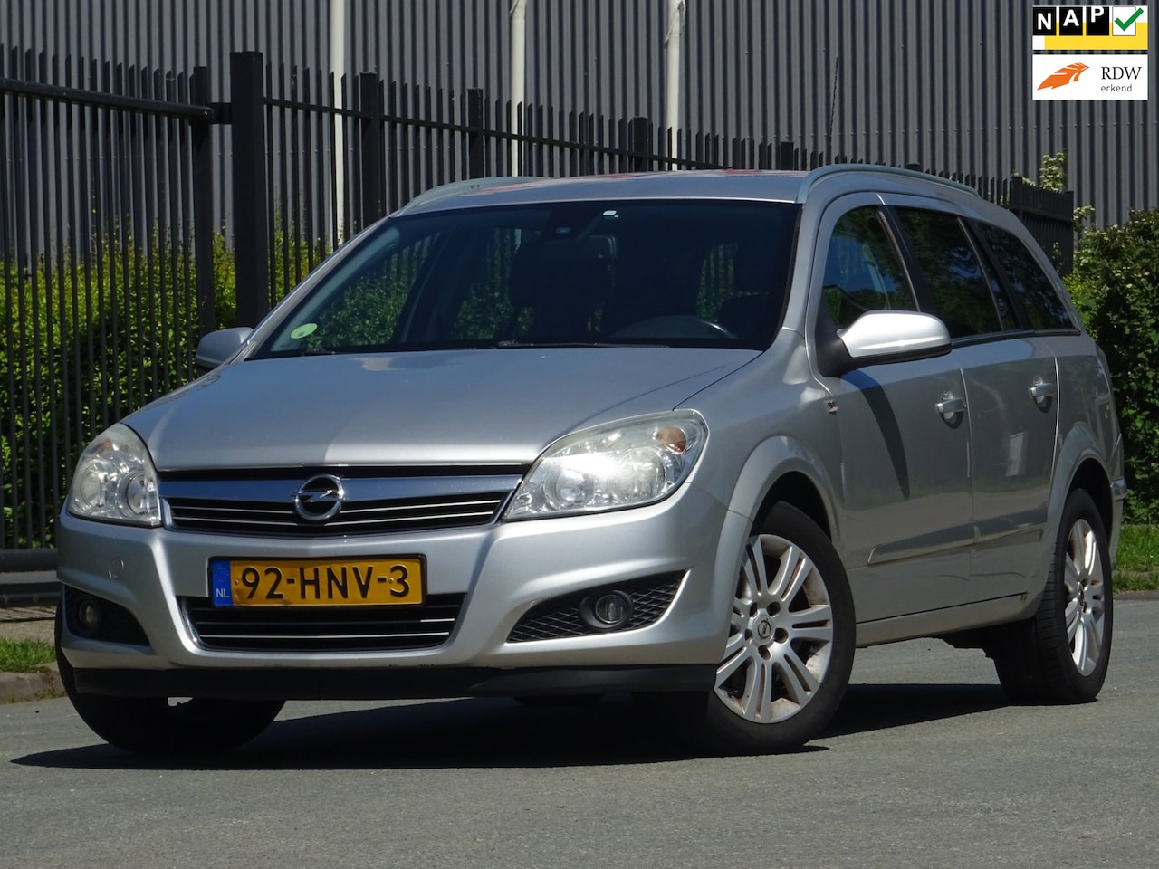 Opel Astra Wagon - 1.6 Executive NAP/LEER/NAVI/AC/CRUISE/APK - AutoWereld.nl