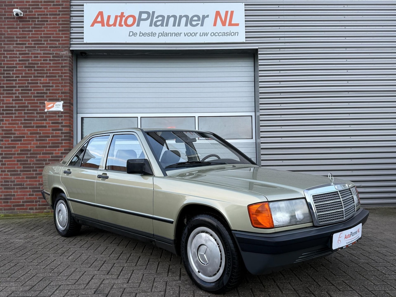 Mercedes-Benz 190-serie - 2.0 E! Belastingvrij! Schuifdak! - AutoWereld.nl