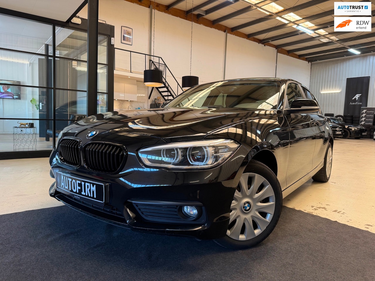 BMW 1-serie - 116i Garantie mogelijk Dealer onderhouden Black Edition Navi Cruise Control Bluetooth verb - AutoWereld.nl