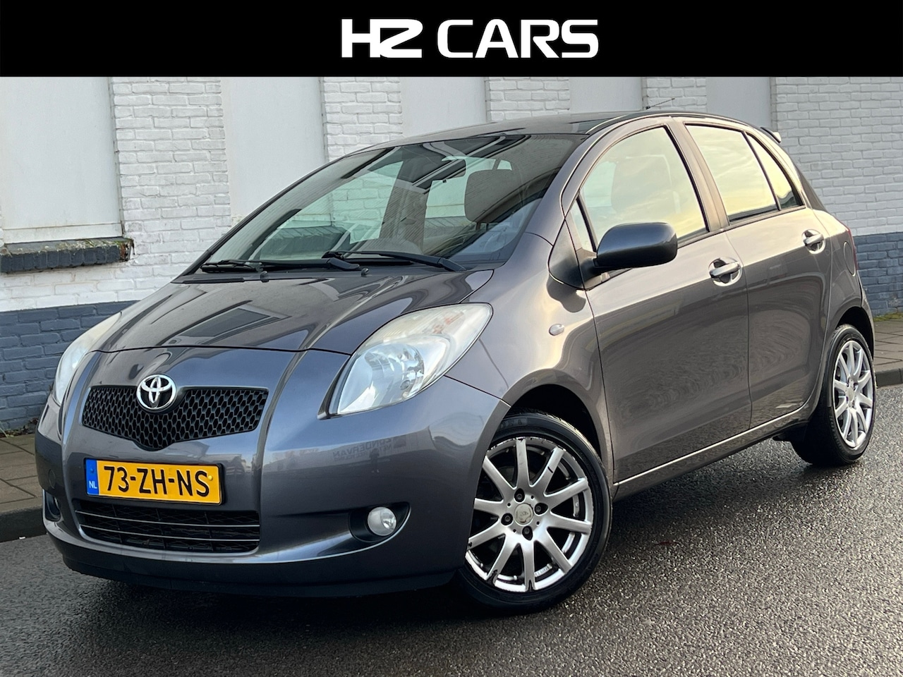 Toyota Yaris - 1.3 VVTi Sol MMT/Automaat/Leder/5drs/PDC/Airco - AutoWereld.nl