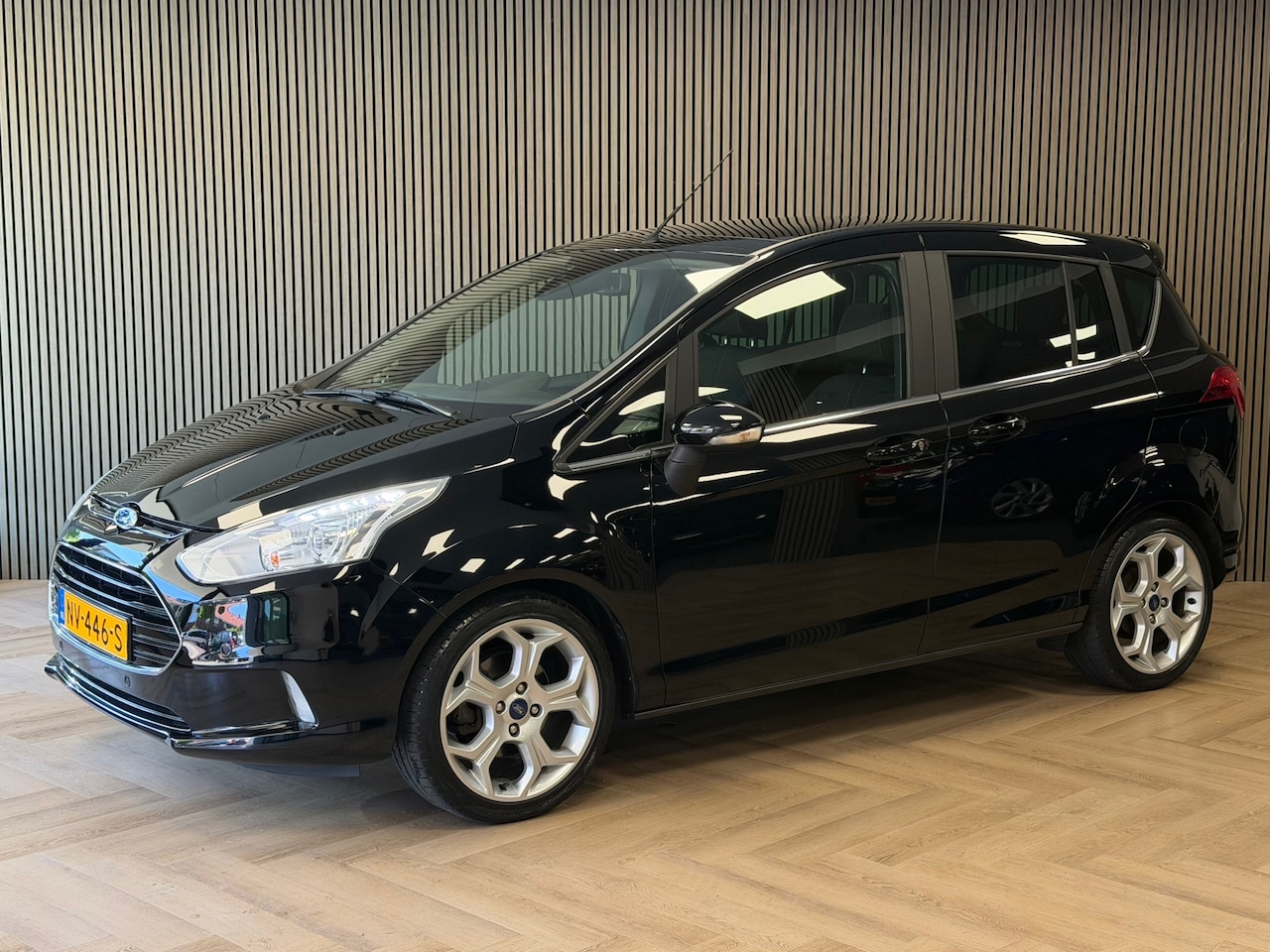 Ford B-Max - 1.0 EcoBoost Titanium NAVI PANODAK CAMERA TREKHAAK CLIMATE CRUISE CONTROL STOELVERWARMING - AutoWereld.nl