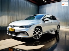 Volkswagen Golf - 1.4 eHybrid Style plugin_204PK_Carplay_stoel massage_ACC