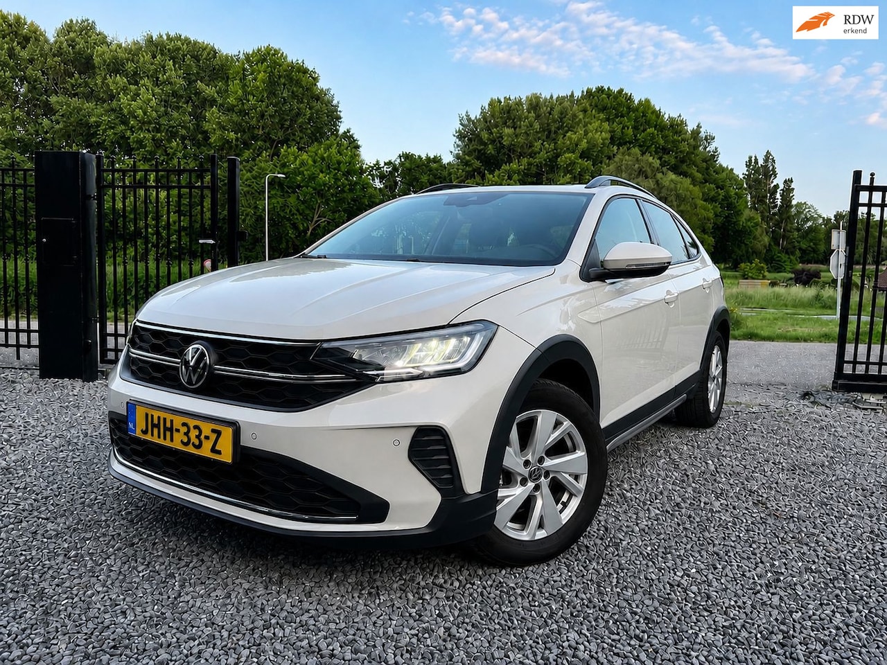 Volkswagen Taigo - 1.0 TSI Life / Stoelverwarming / Carplay / Nieuw staat / - AutoWereld.nl