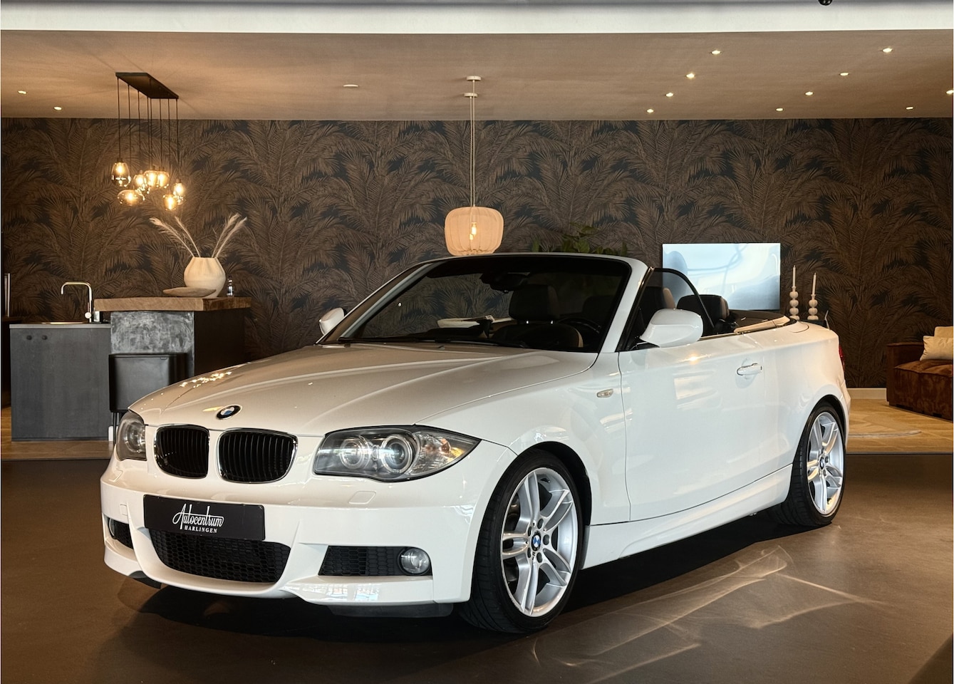 BMW 1-serie Cabrio - 118i High Exe I M-Pakket I Xenon I Navi I Nette auto - AutoWereld.nl