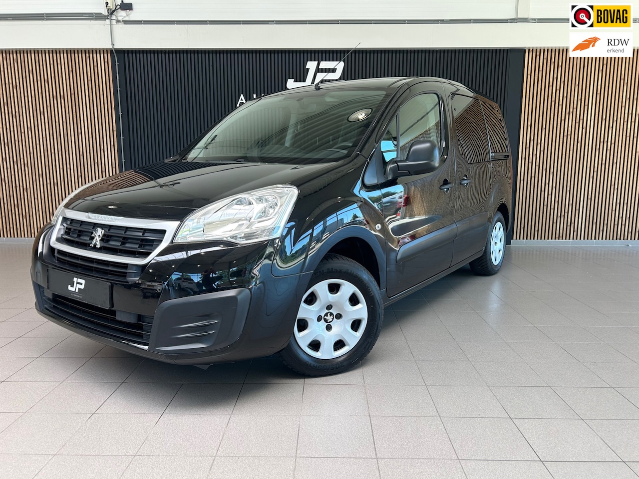 Peugeot Partner Tepee - 1.2 PureTech Active Airco, Cruisecontrol, Trekhaak - AutoWereld.nl