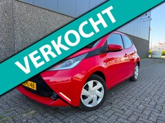 Toyota Aygo - 1.0 VVT-i x-play/Dealer OH/CAMERA/AIRCO/