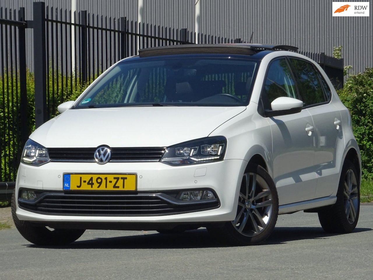 Volkswagen Polo - 1.2 TSI Highline 5DR PANORAMADAK/CARPLAY/APK - AutoWereld.nl