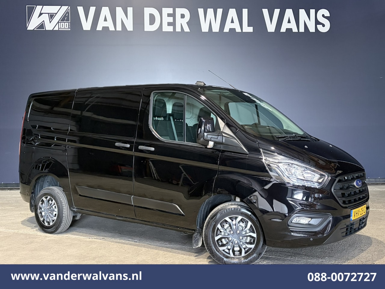 Ford Transit Custom - 2.0 TDCI 130pk L1H1 Euro6 Airco | LED | 2500kg Trekhaak | Cruisecontrol | Verwarmde voorru - AutoWereld.nl